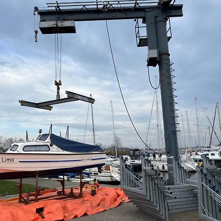 Ervaar 'Fryske Weelde' Op Vijf Sterren Vakantiepark De Kuilart Koudum Extérieur photo