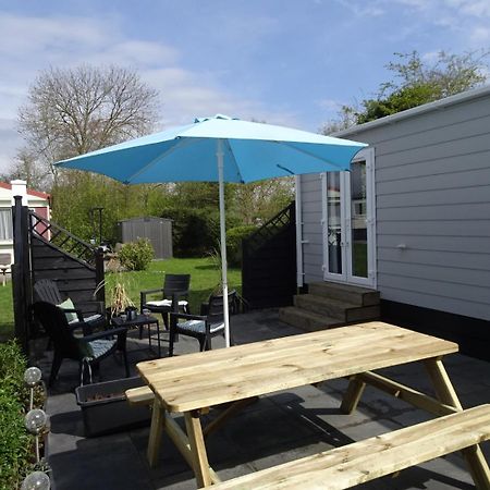 Ervaar 'Fryske Weelde' Op Vijf Sterren Vakantiepark De Kuilart Koudum Extérieur photo
