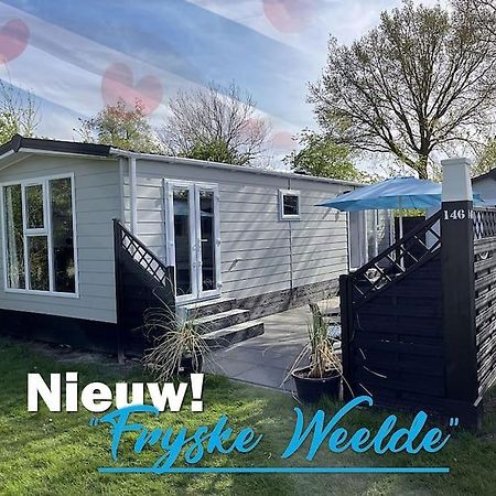 Ervaar 'Fryske Weelde' Op Vijf Sterren Vakantiepark De Kuilart Koudum Extérieur photo