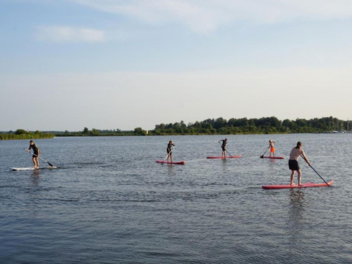 Ervaar 'Fryske Weelde' Op Vijf Sterren Vakantiepark De Kuilart Koudum Extérieur photo