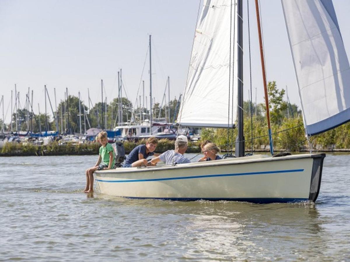 Ervaar 'Fryske Weelde' Op Vijf Sterren Vakantiepark De Kuilart Koudum Extérieur photo