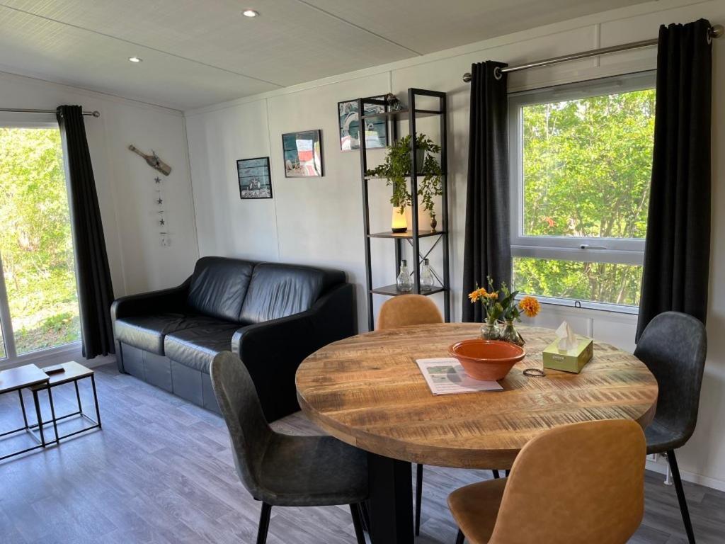 Ervaar 'Fryske Weelde' Op Vijf Sterren Vakantiepark De Kuilart Koudum Extérieur photo