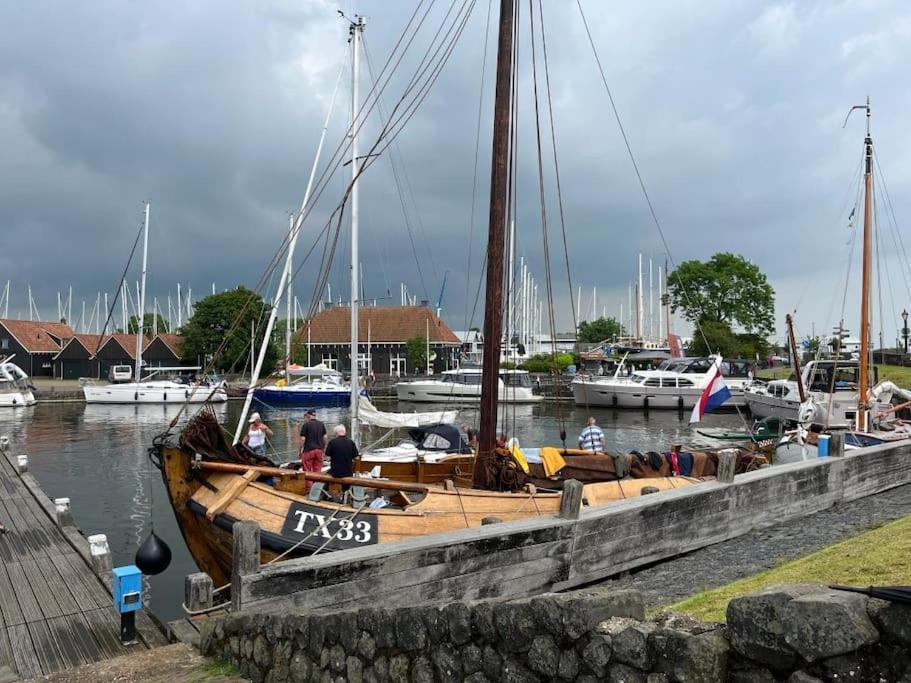 Ervaar 'Fryske Weelde' Op Vijf Sterren Vakantiepark De Kuilart Koudum Extérieur photo