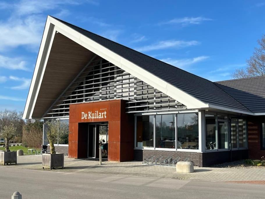 Ervaar 'Fryske Weelde' Op Vijf Sterren Vakantiepark De Kuilart Koudum Extérieur photo