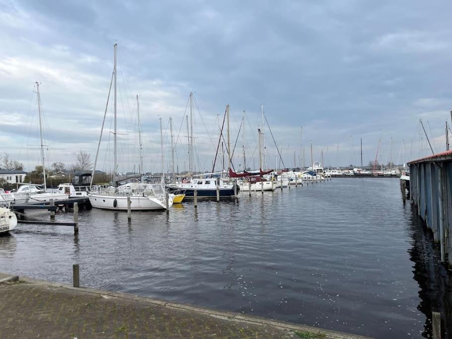 Ervaar 'Fryske Weelde' Op Vijf Sterren Vakantiepark De Kuilart Koudum Extérieur photo